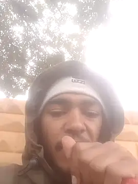 Eezxxx online show from April 2026 07:02:01 AM