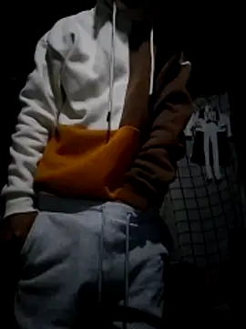 Eezxxx online show from March 2026 12:25:01 AM