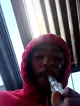 Eezxxx online show from December 2025 05:14:02 PM