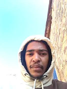 Eezxxx online show from March 2026 06:33:01 AM