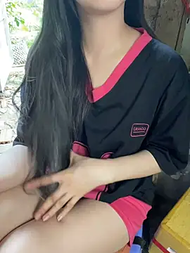 XndSeraphina online show from January 2026 05:00:01 AM