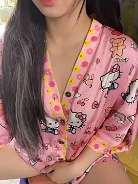 XndSeraphina online show from March 2026 05:00:01 AM