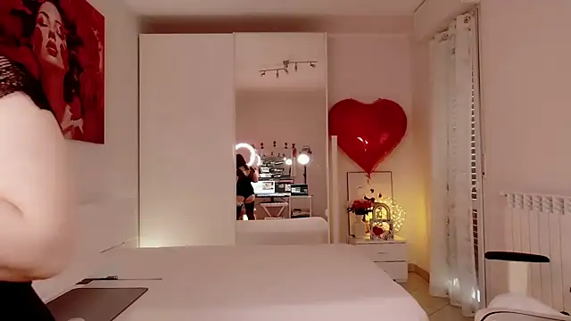 FlirtyFox  online show from February 2026 03:25:02 PM