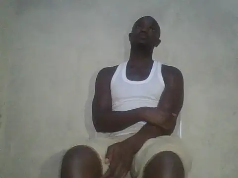 UsTwo  online show from December 2025 05:40:02 PM