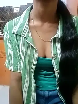 Snapshot of Roja__ chatting on December 2025 09:32:01 AM Roja online show from December 2025 09:32:01 AM