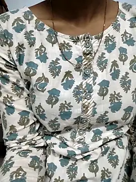 Snapshot of Roja__ chatting on November 2025 12:38:02 PM Roja online show from November 2025 12:38:02 PM