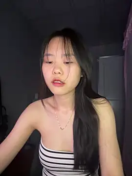 Kiee-lee online show from March 2026 12:06:02 PM