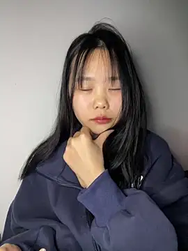 Kiee-lee online show from March 2026 04:11:01 PM