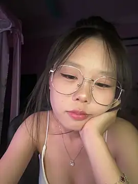 Snapshot of Kiee-lee chatting on June 2026 04:34:01 PM Kiee-lee online show from June 2026 04:34:01 PM