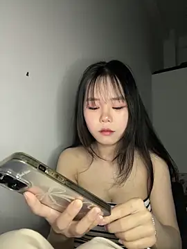 Kiee-lee online show from March 2026 02:33:01 PM