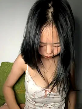 Kiee-lee online show from November 2025 02:17:02 PM