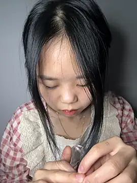 Kiee-lee online show from December 2025 01:32:01 PM