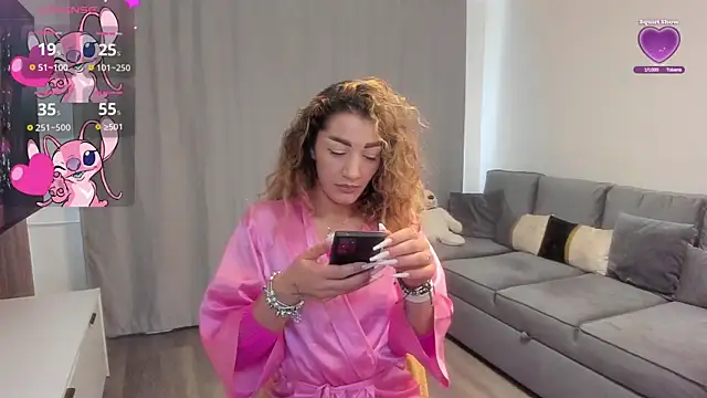 Snapshot of rossana_doll chatting on May 2026 07:45:02 AM rossana doll online show from May 2026 07:45:02 AM