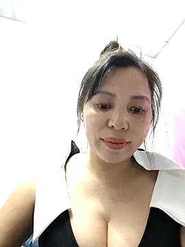 akura-03 online show from November 2025 03:23:01 PM