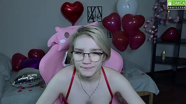 Megan Lora online show from February 2026 01:39:01 AM