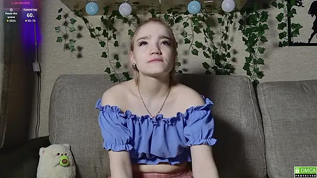 Megan Lora online show from March 2026 01:01:02 AM