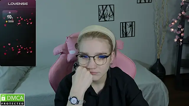 Megan Lora online show from January 2026 12:49:01 AM