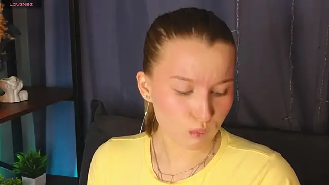 ImiMonroe online show from May 2026 05:45:01 AM