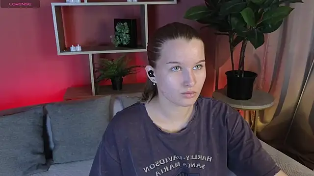 ImiMonroe online show from May 2026 04:31:01 AM