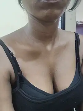 Simran 0011 online show from May 2026 11:41:02 AM