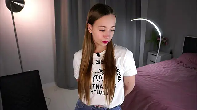 LorettaKay online show from November 2025 05:07:02 AM