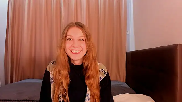 HazeLuneth online show from February 2026 07:40:01 AM