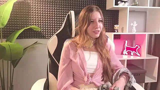 HazeLuneth online show from February 2026 08:36:02 AM