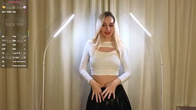 BlondieSLife online show from November 2025 04:08:01 PM