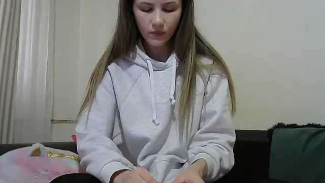 Erii18 online show from February 2026 12:03:01 PM