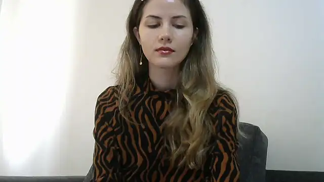 Erii18 online show from December 2025 12:42:02 PM