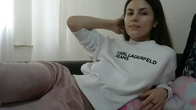 Erii18 online show from February 2026 01:44:02 PM