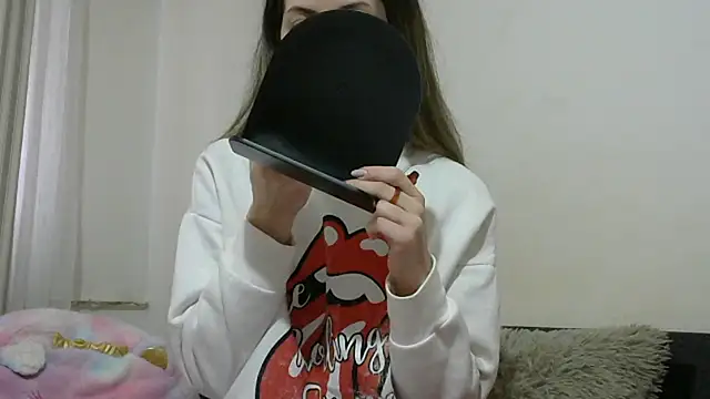 Erii18 online show from February 2026 12:14:01 PM