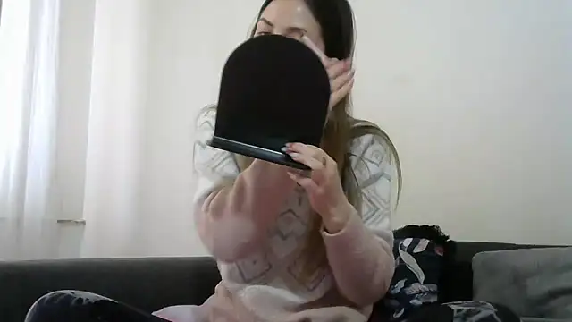 Erii18 online show from February 2026 12:32:01 PM