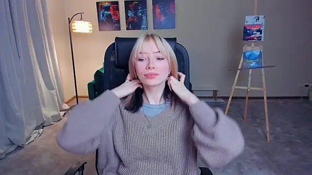 AuraMcvea online show from November 2025 07:51:02 AM