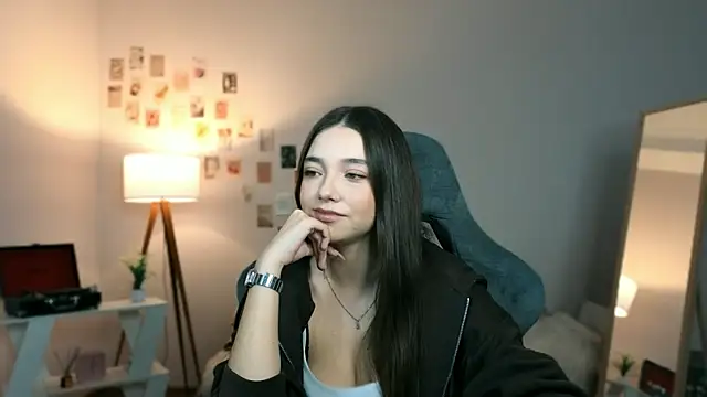 Vexorine online show from April 2026 07:59:01 PM