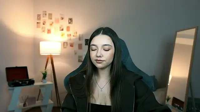 Vexorine online show from April 2026 07:32:01 PM