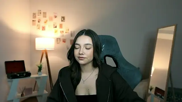 Vexorine online show from April 2026 07:39:01 PM