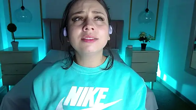 Alice Sinclair  online show from January 2026 12:56:01 PM