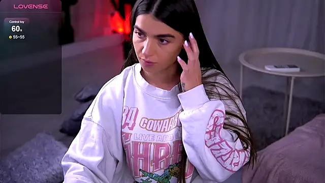 Snapshot of PureEllieX chatting on November 2025 04:45:01 AM PureEllieX online show from November 2025 04:45:01 AM