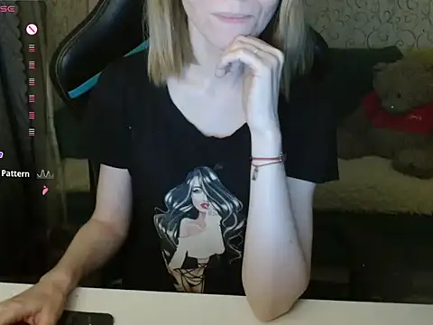 Snapshot of __Katherine___ chatting on November 2025 03:22:01 PM Katherine online show from November 2025 03:22:01 PM