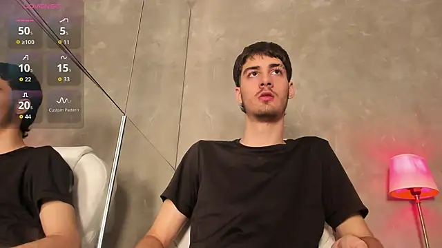 Emir Ozan  online show from February 2026 07:43:01 PM