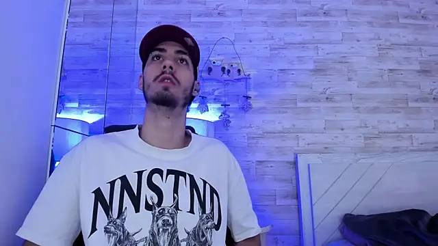 Emir Ozan  online show from January 2026 11:37:02 AM