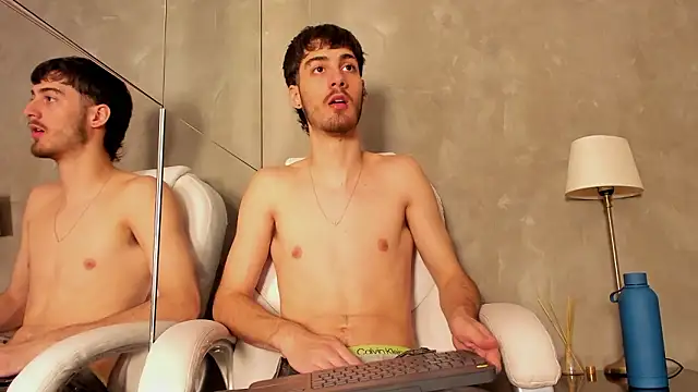 Emir Ozan  online show from March 2026 07:32:02 PM