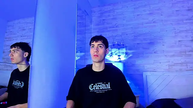 Emir Ozan  online show from November 2025 11:21:02 AM