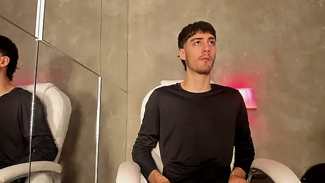 Emir Ozan  online show from February 2026 07:55:02 PM