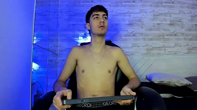 Emir Ozan  online show from December 2025 11:34:02 AM