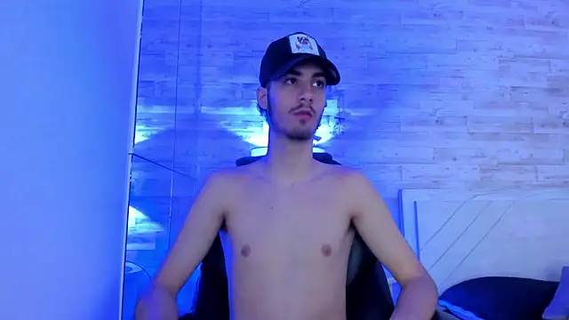 Emir Ozan  online show from December 2025 11:32:01 AM