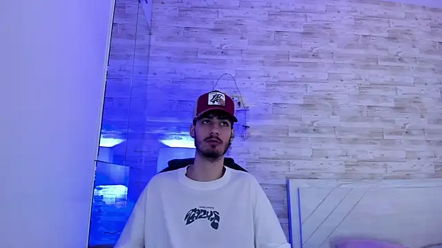 Emir Ozan  online show from January 2026 11:38:01 AM