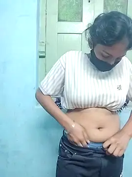 Miss tinaaa online show from November 2025 11:21:02 AM