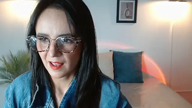 Juliana  lx online show from March 2026 02:06:01 PM